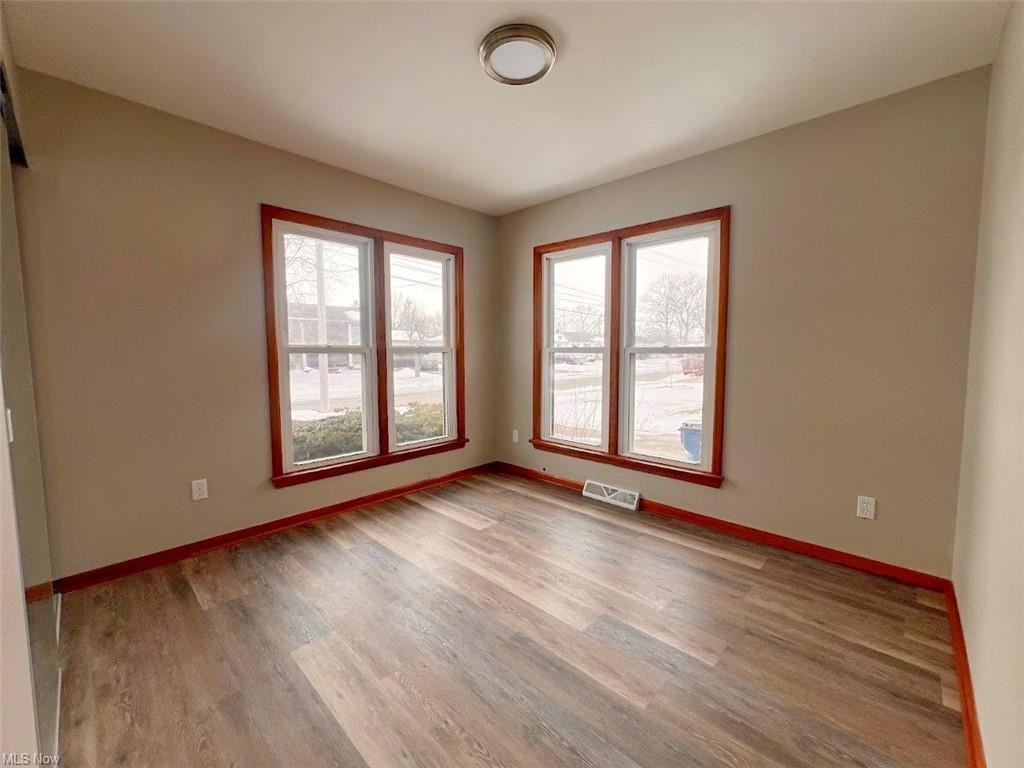 1312 W 37th St - Photo 4 of 24