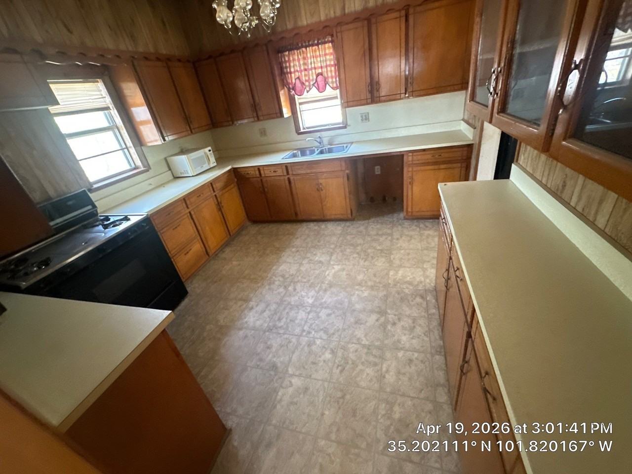 901 S Roberts St - Photo 2 of 18