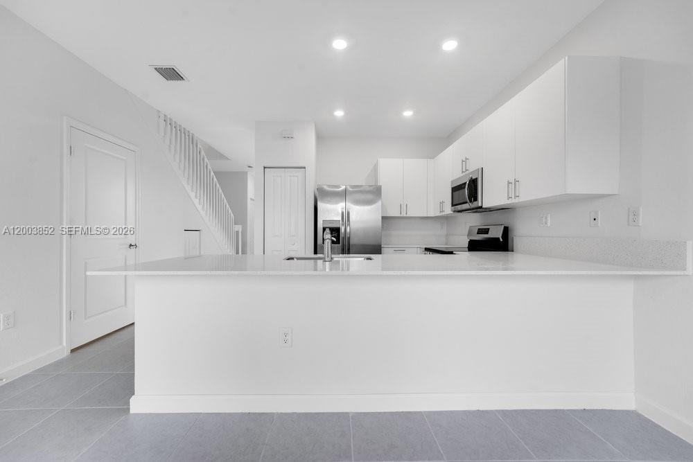 2619 Se 28th Dr #2619 - Photo 6 of 17