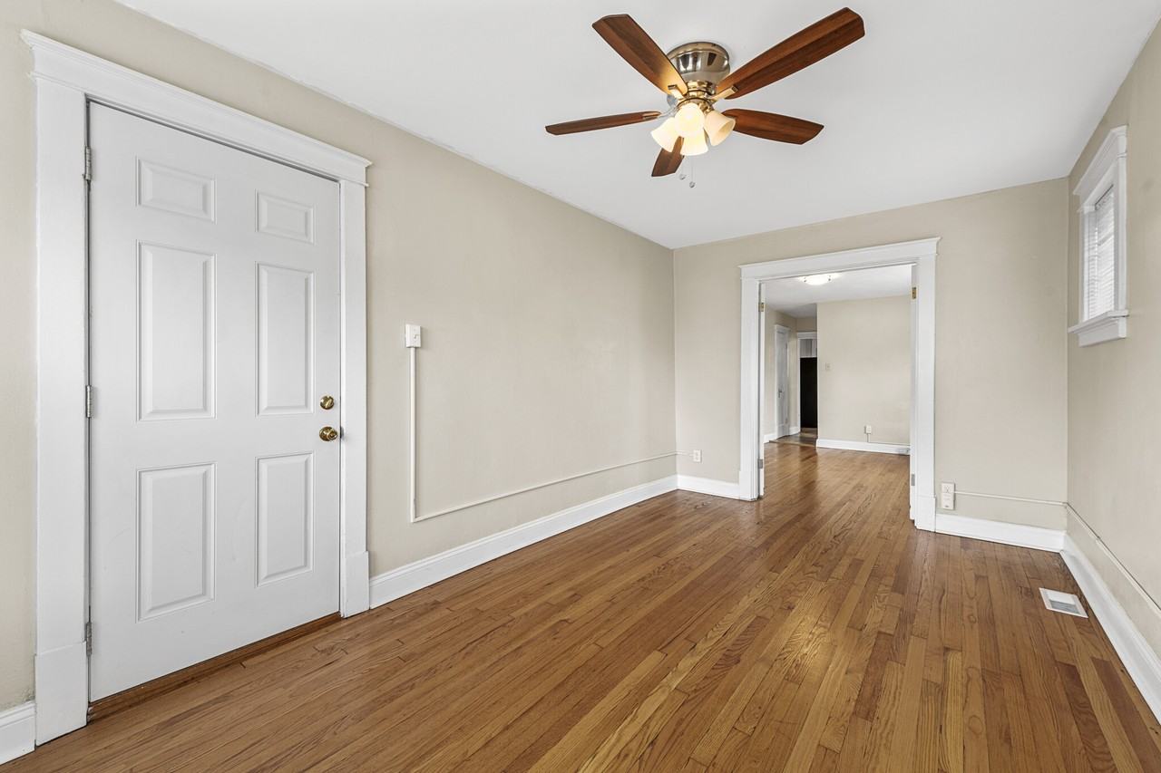 6019 Scanlan Ave #1E - Photo 4 of 16