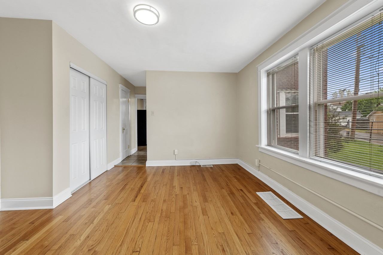 6019 Scanlan Ave #1E - Photo 6 of 16