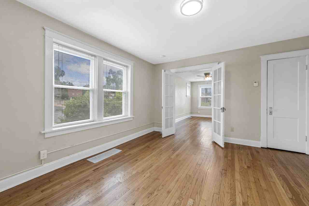 6019 Scanlan Ave #1E - Photo 7 of 16