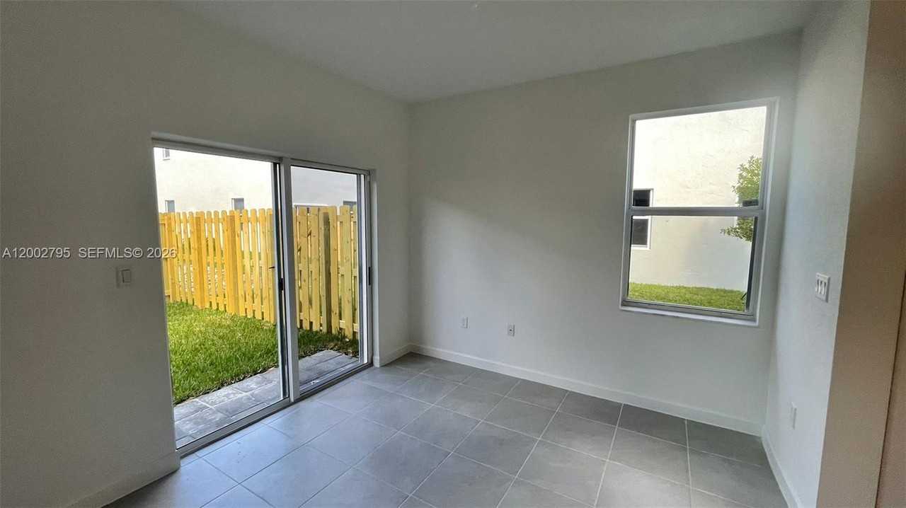 1844 Se 27th Rd #1844 - Photo 7 of 16