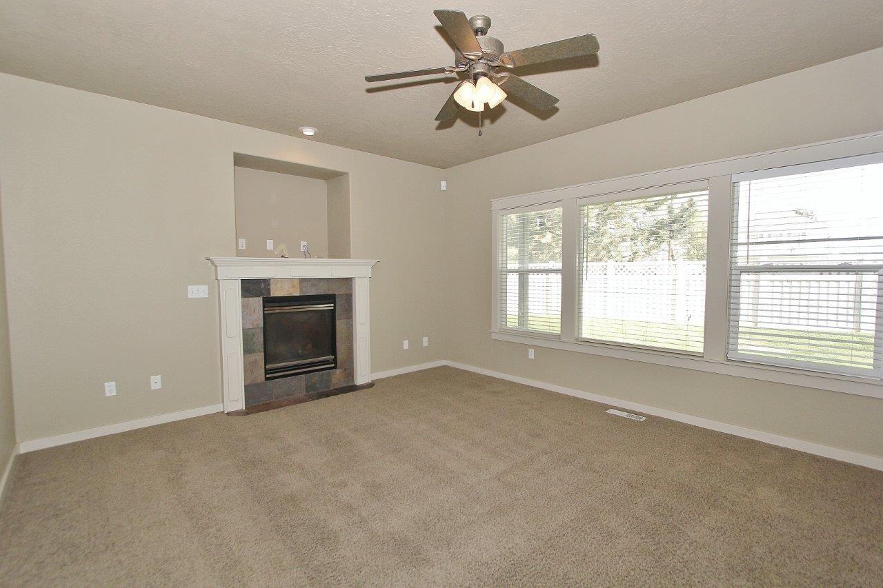 5256 W Mcmurtrey St - Photo 4 of 33