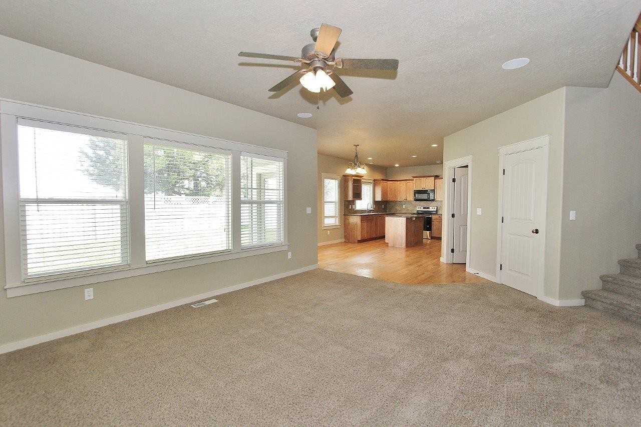 5256 W Mcmurtrey St - Photo 7 of 33