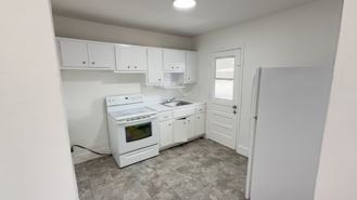 Airport Manor - Photo 1 of 1