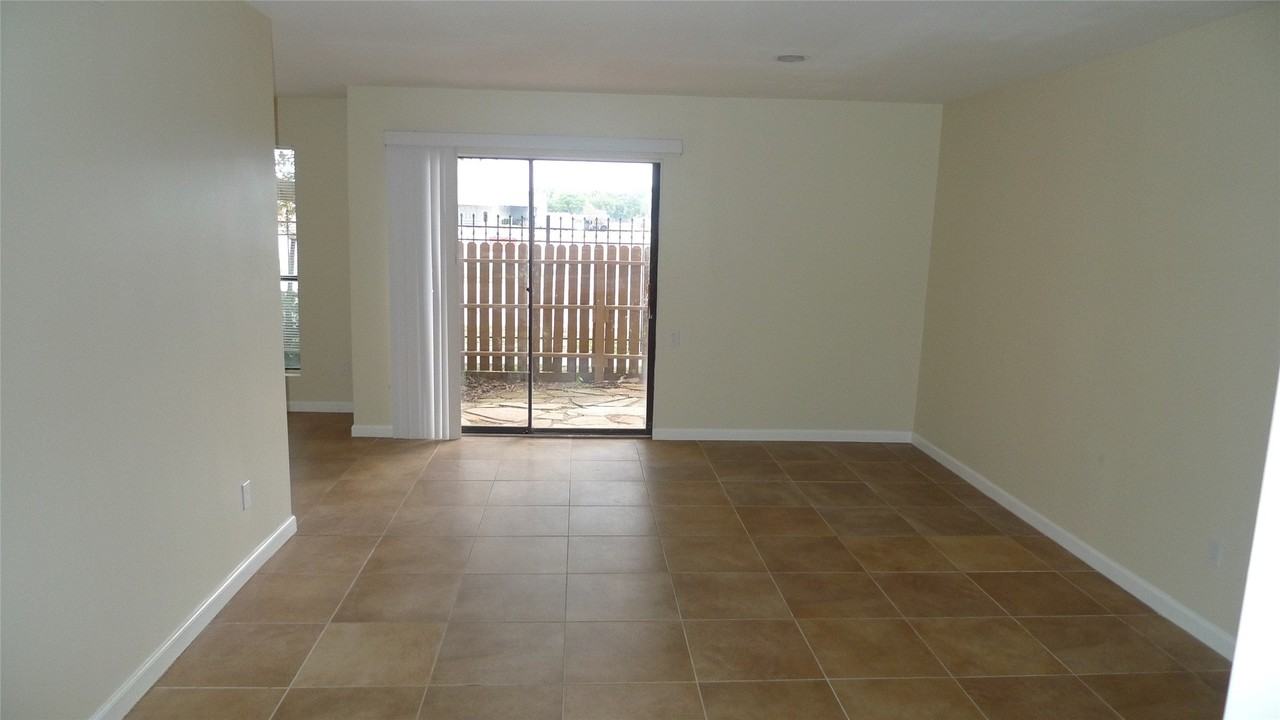 16111 Aspenglen Dr - Photo 2 of 21