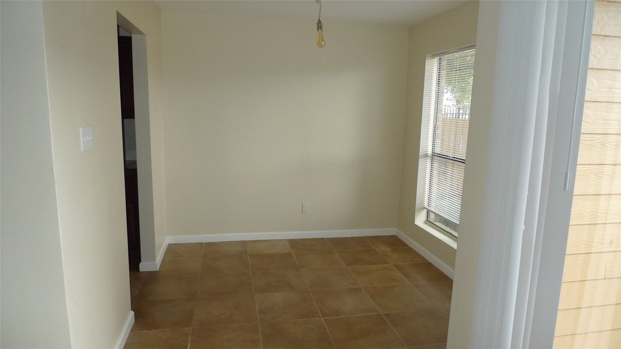 16111 Aspenglen Dr - Photo 4 of 21