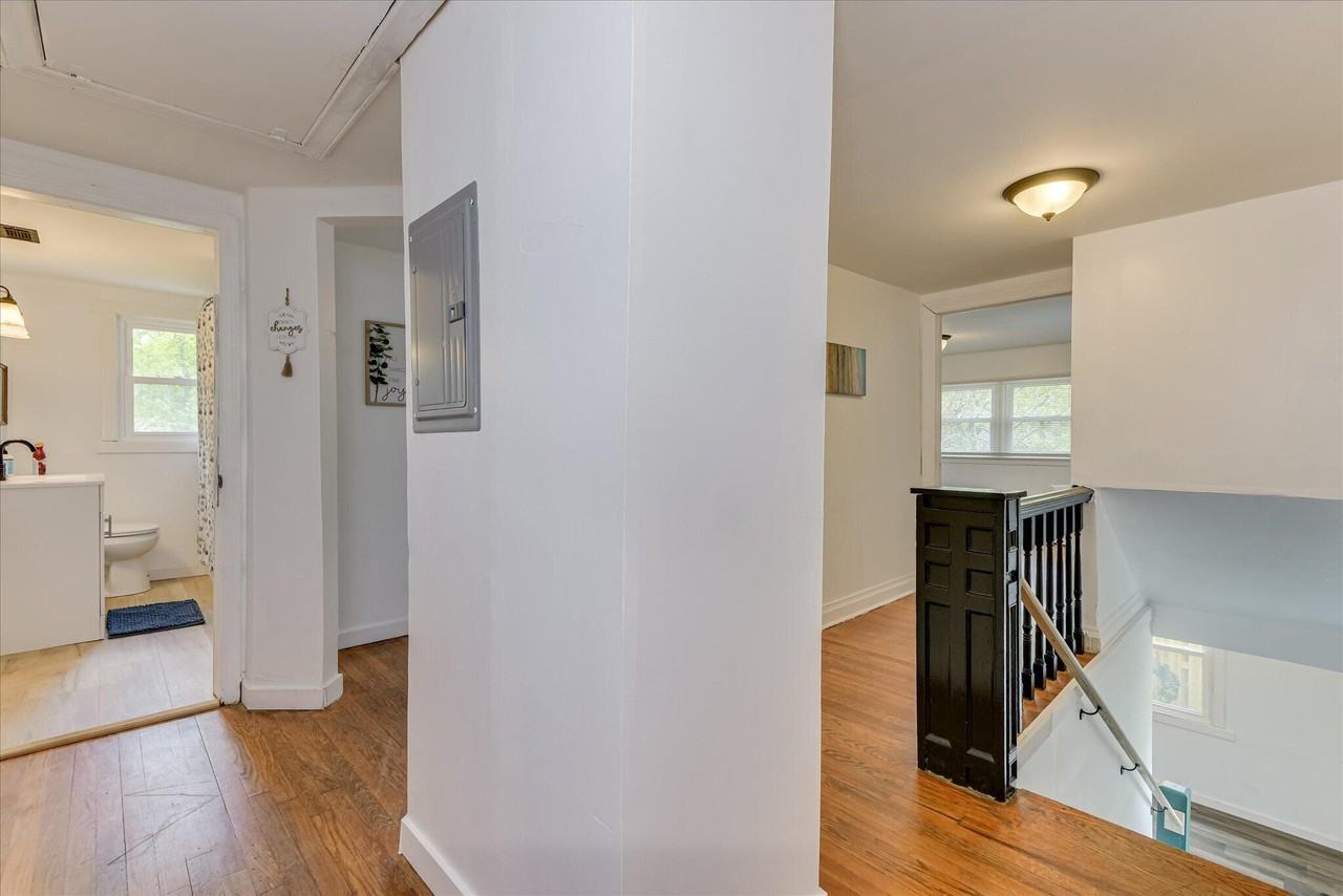 1532 Colleton Ave Se - Photo 4 of 19