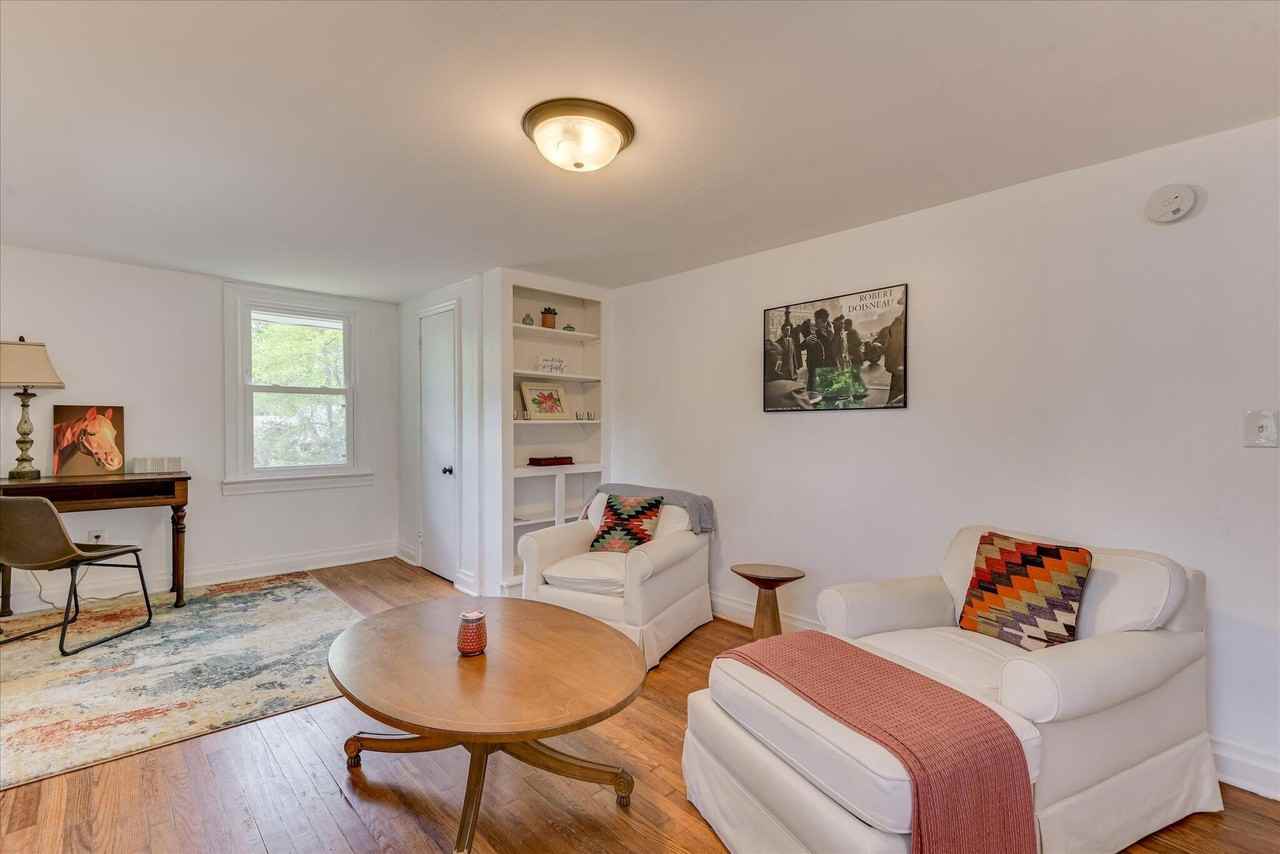 1532 Colleton Ave Se - Photo 6 of 19