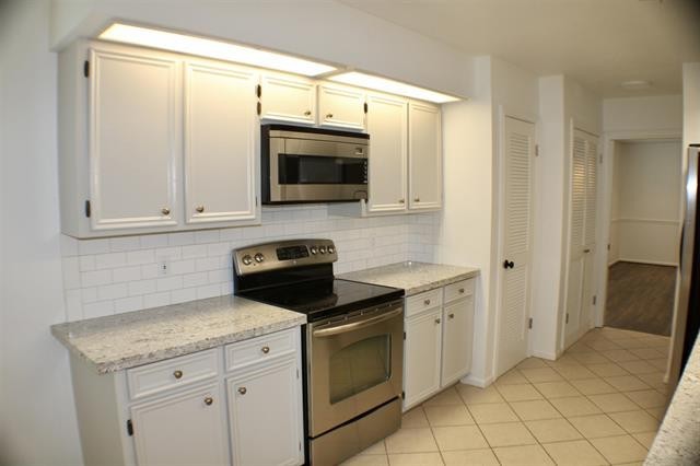 5662 Longwood St - Photo 5 of 21