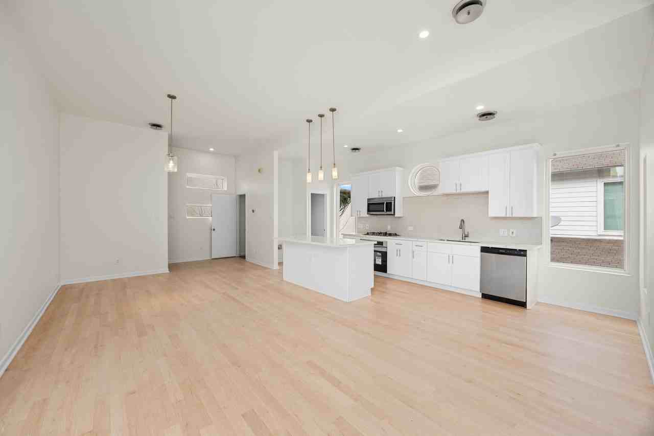 5632 Kiam St - Photo 5 of 29