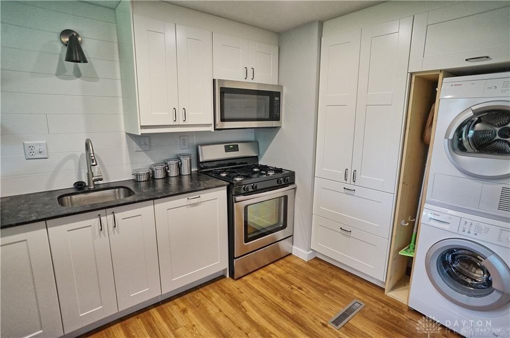 110 W Spring Valley Pike - Photo 6 of 13