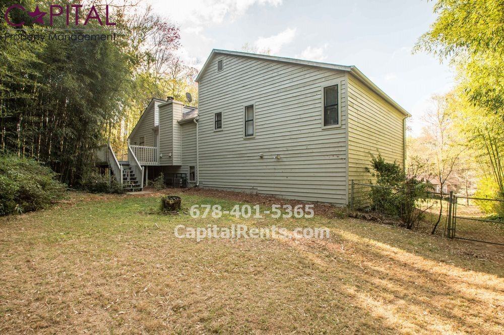 2330 Rock Creek Dr - Photo 2 of 10