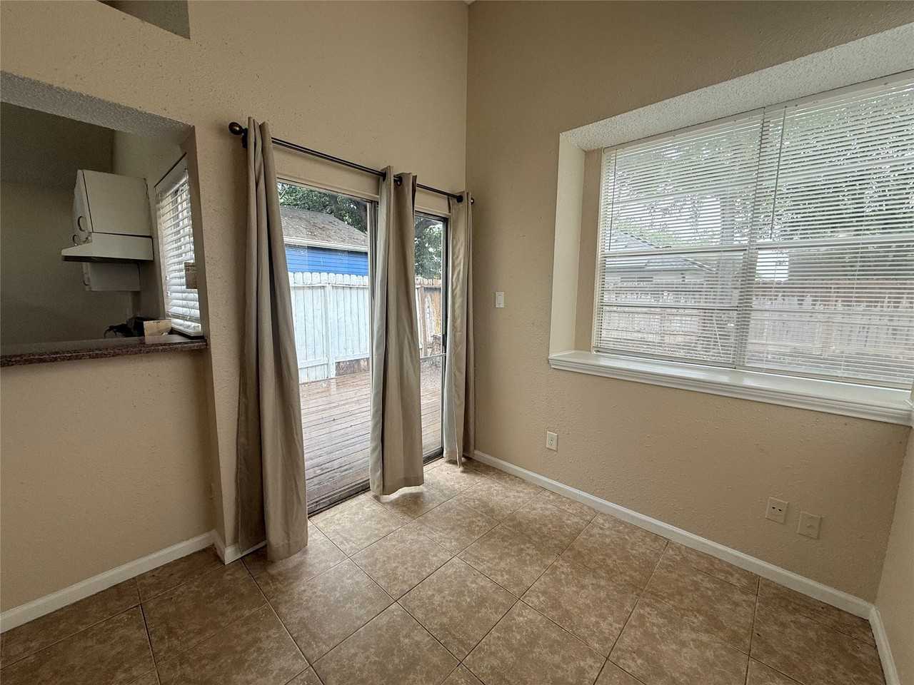 11530 Springshire Dr - Photo 6 of 17