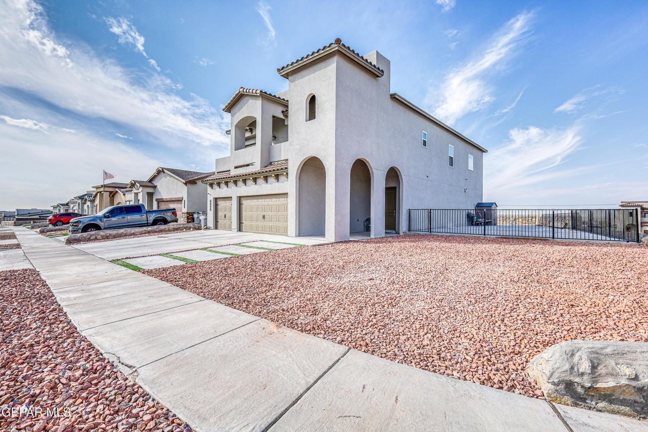 2375 Enchanted Peaks Ln - Photo 3 of 50