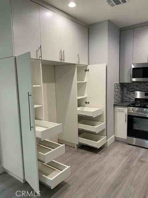 6954 Jellico Ave - Photo 5 of 23