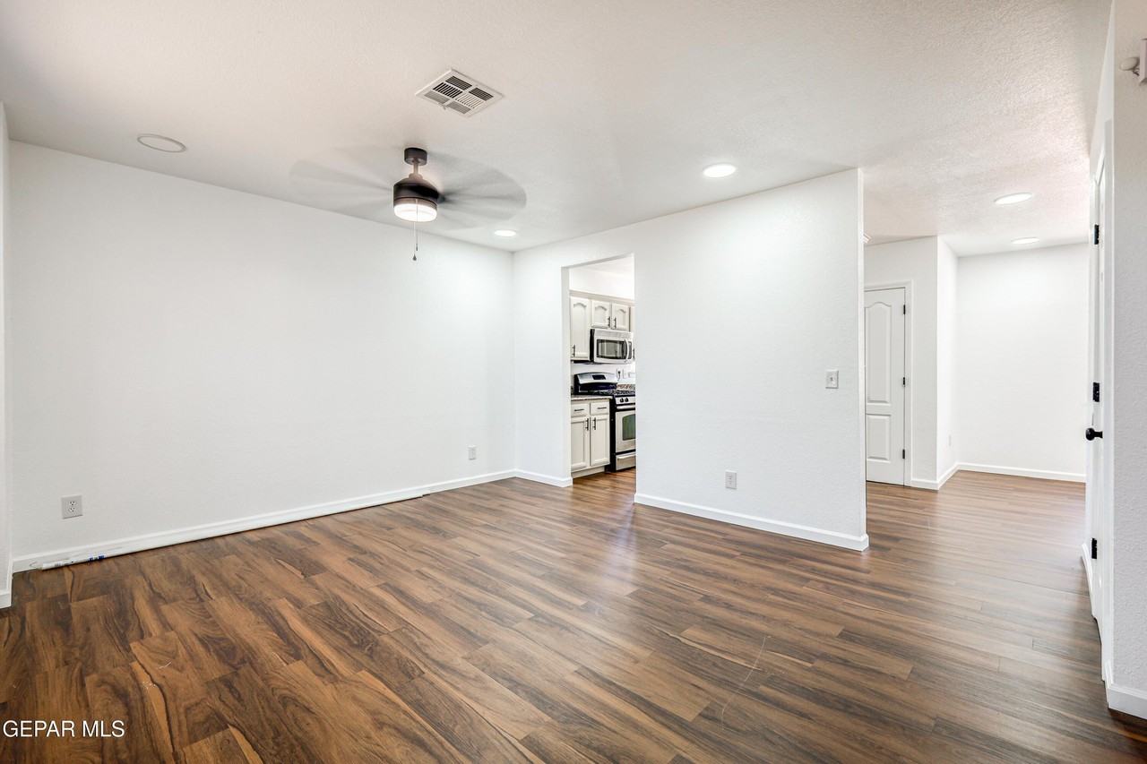 7600 Plaza Redonda Dr - Photo 6 of 50