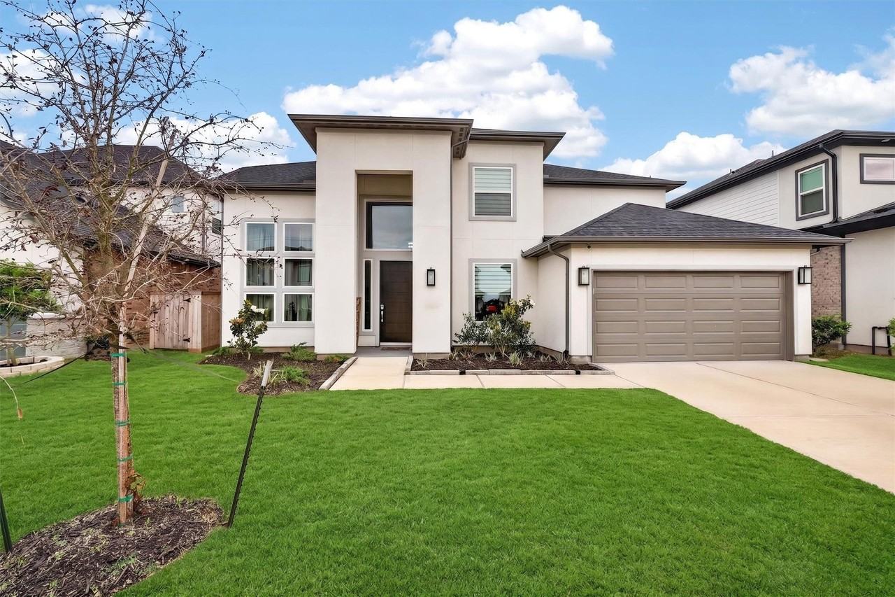 21711 Emerton Crescent Way - Photo 2 of 38