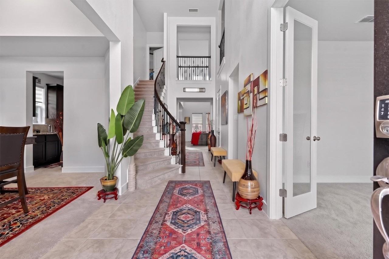 21711 Emerton Crescent Way - Photo 3 of 38