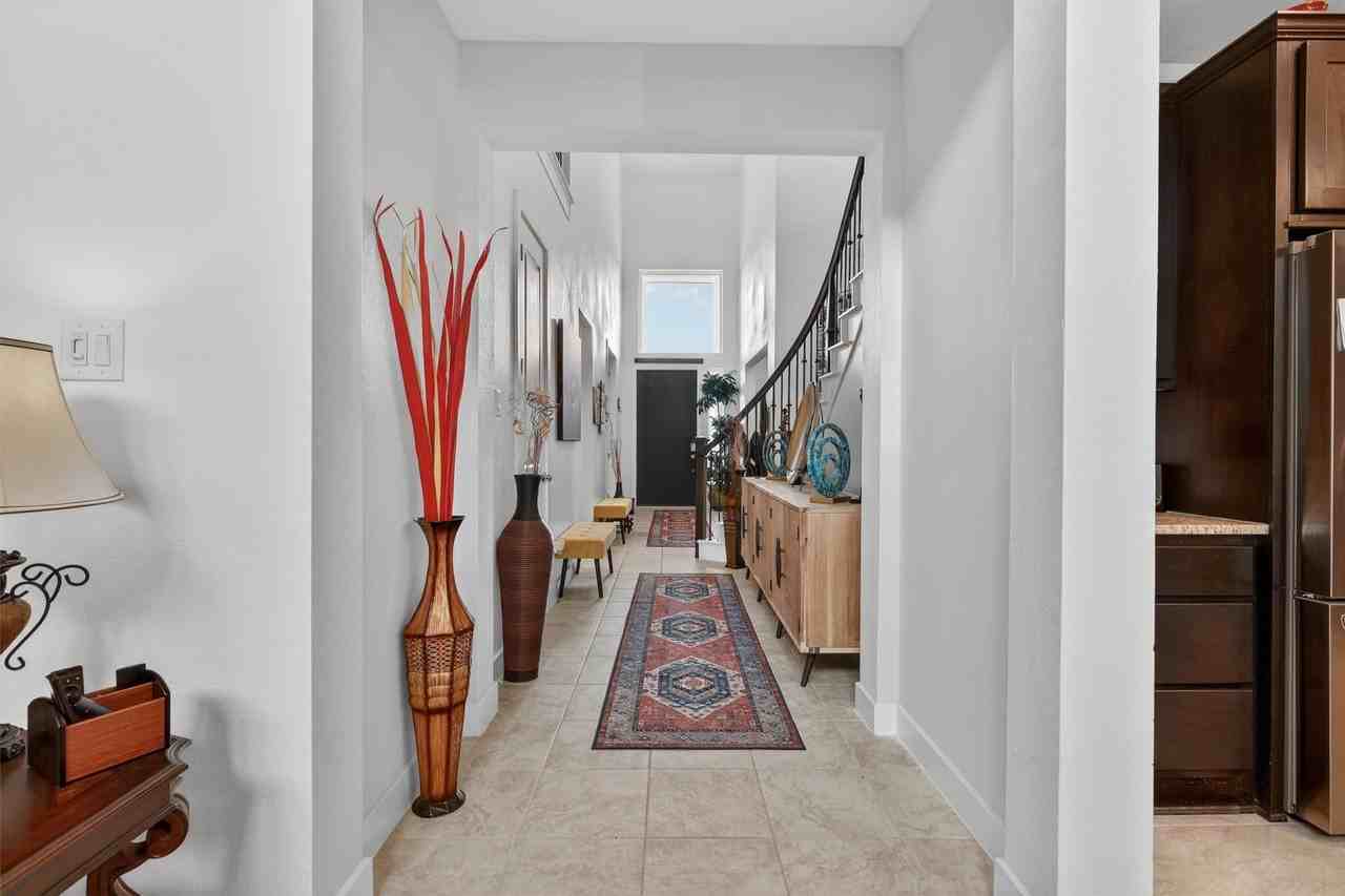 21711 Emerton Crescent Way - Photo 7 of 38