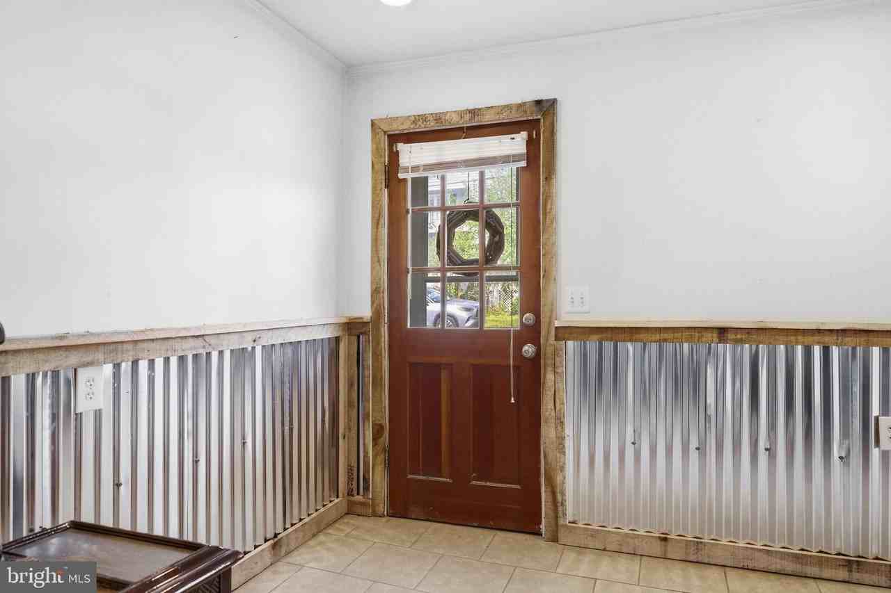 6591 Long Beach Dr - Photo 7 of 50