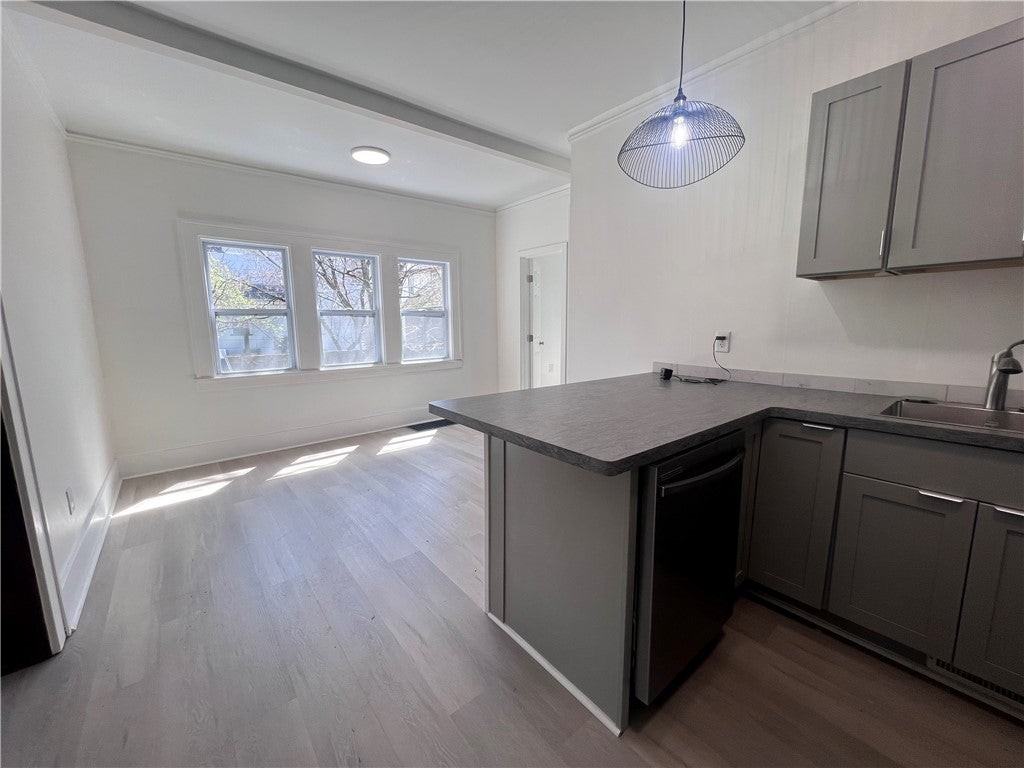 43 Lawton St - Photo 2 of 10