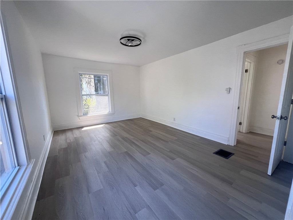 43 Lawton St - Photo 6 of 10