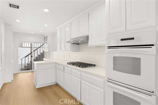 709 13th St - Photo 2 of 6