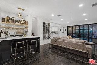 3159 Thatcher Ave - Photo 4 of 8