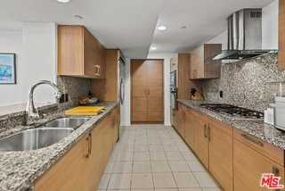13650 Marina Pointe Dr #1706 - Photo 2 of 8