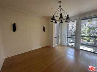 324 N Palm Dr #206 - Photo 5 of 8