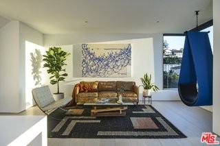 2635 Hargrave Dr - Photo 4 of 8