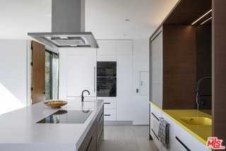 2635 Hargrave Dr - Photo 7 of 8