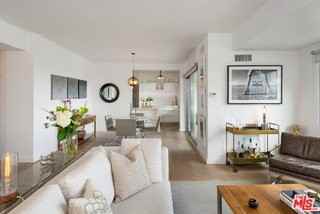 838 N Doheny Dr #807 - Photo 2 of 8