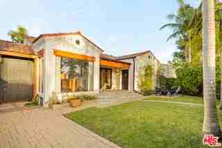 826 N Kilkea Dr - Photo 3 of 8