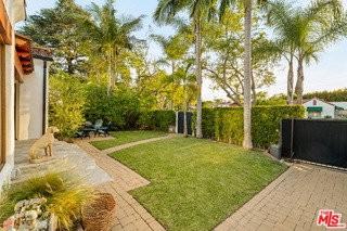 826 N Kilkea Dr - Photo 4 of 8