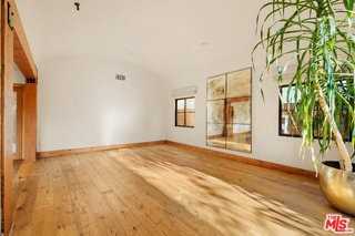 826 N Kilkea Dr - Photo 6 of 8