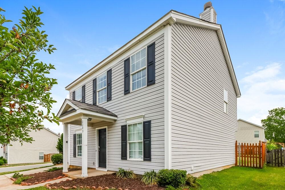 2203 Pimpernel Rd - Photo 5 of 17