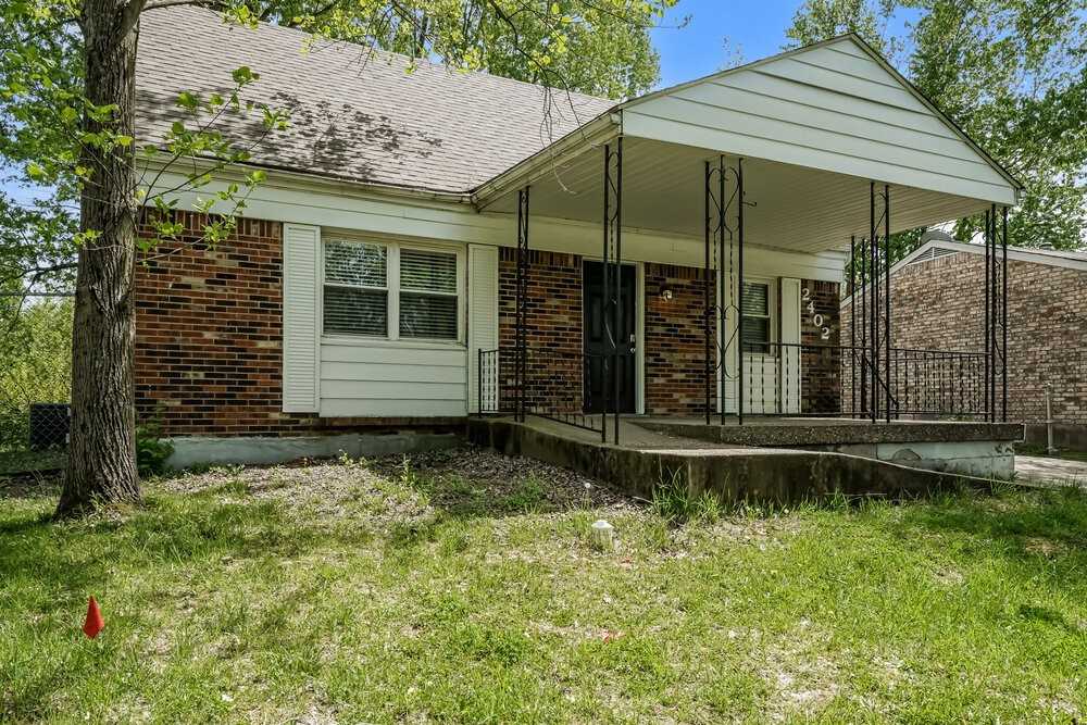 2402 Parliament Ct - Photo 5 of 18