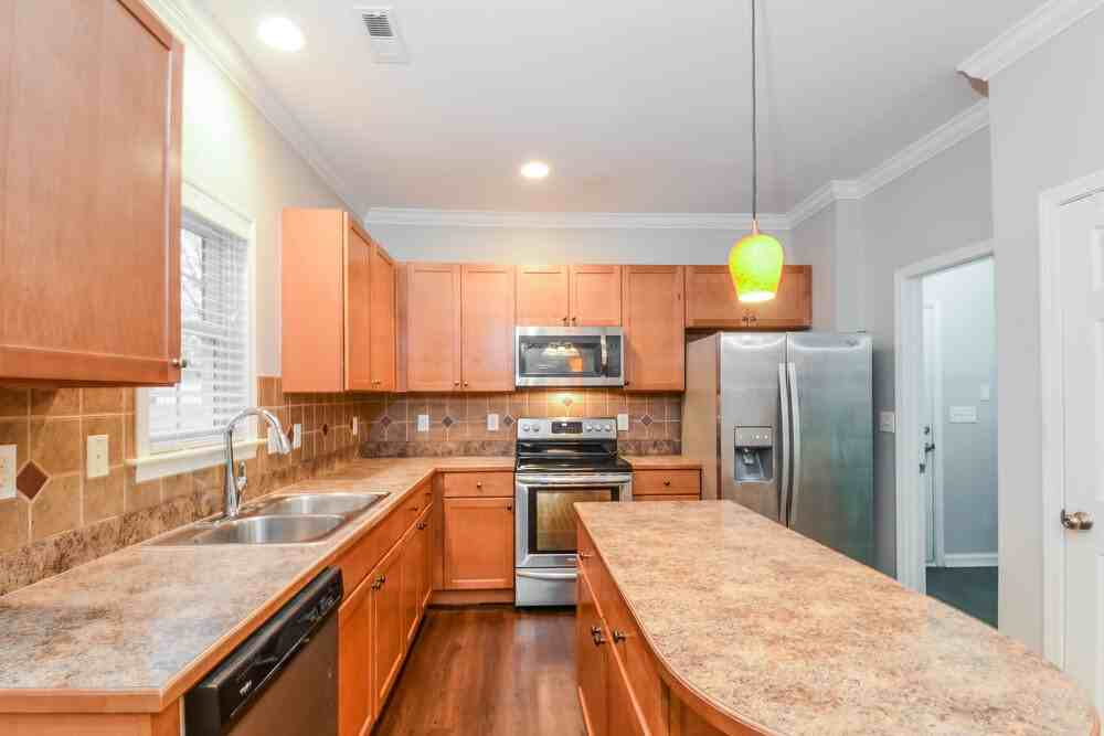 360 Collinsworth Dr - Photo 6 of 17