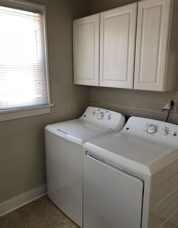 1121 N 12th - Photo 2 of 19