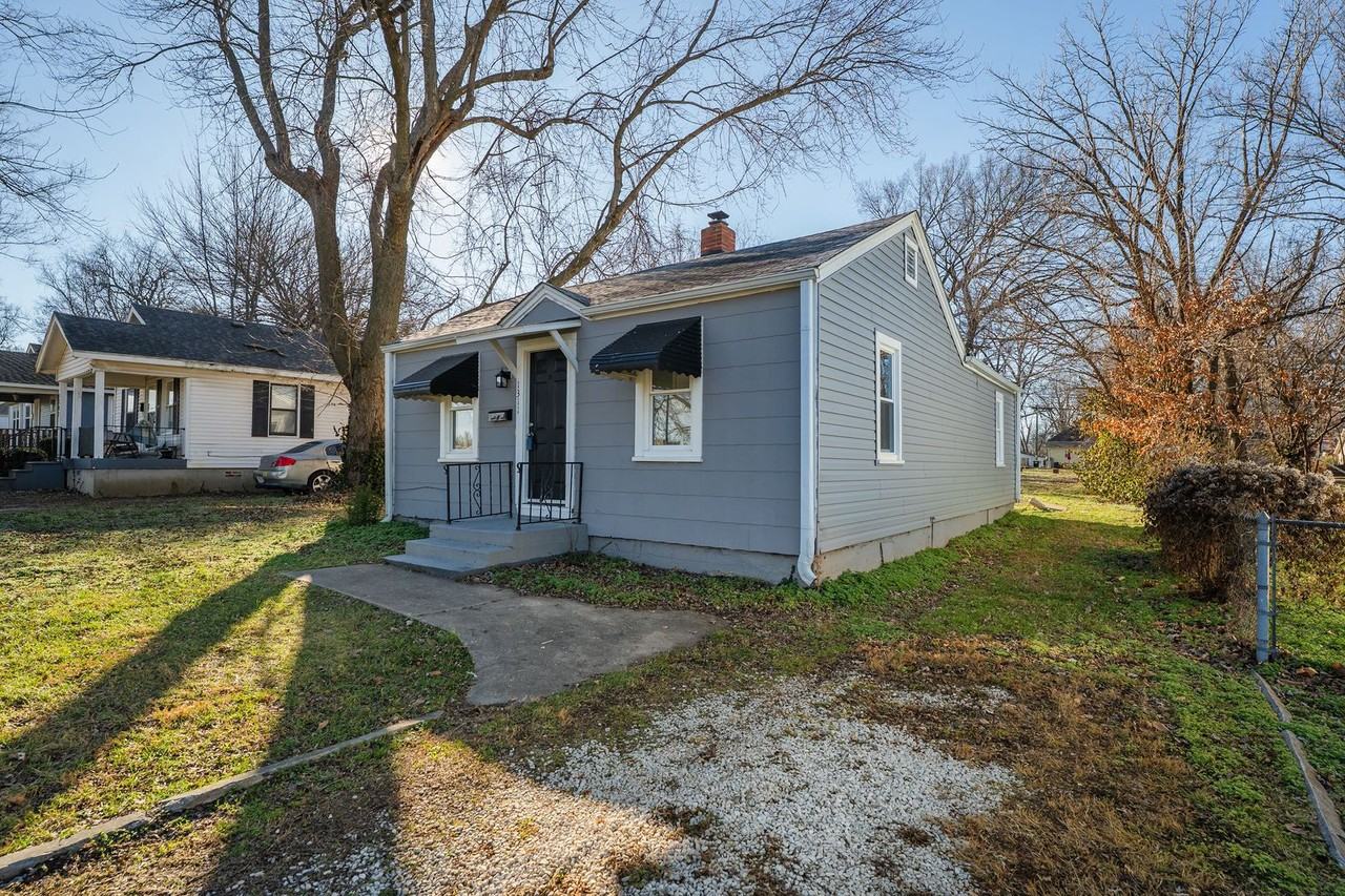 1311 N Fremont Ave - Photo 3 of 18