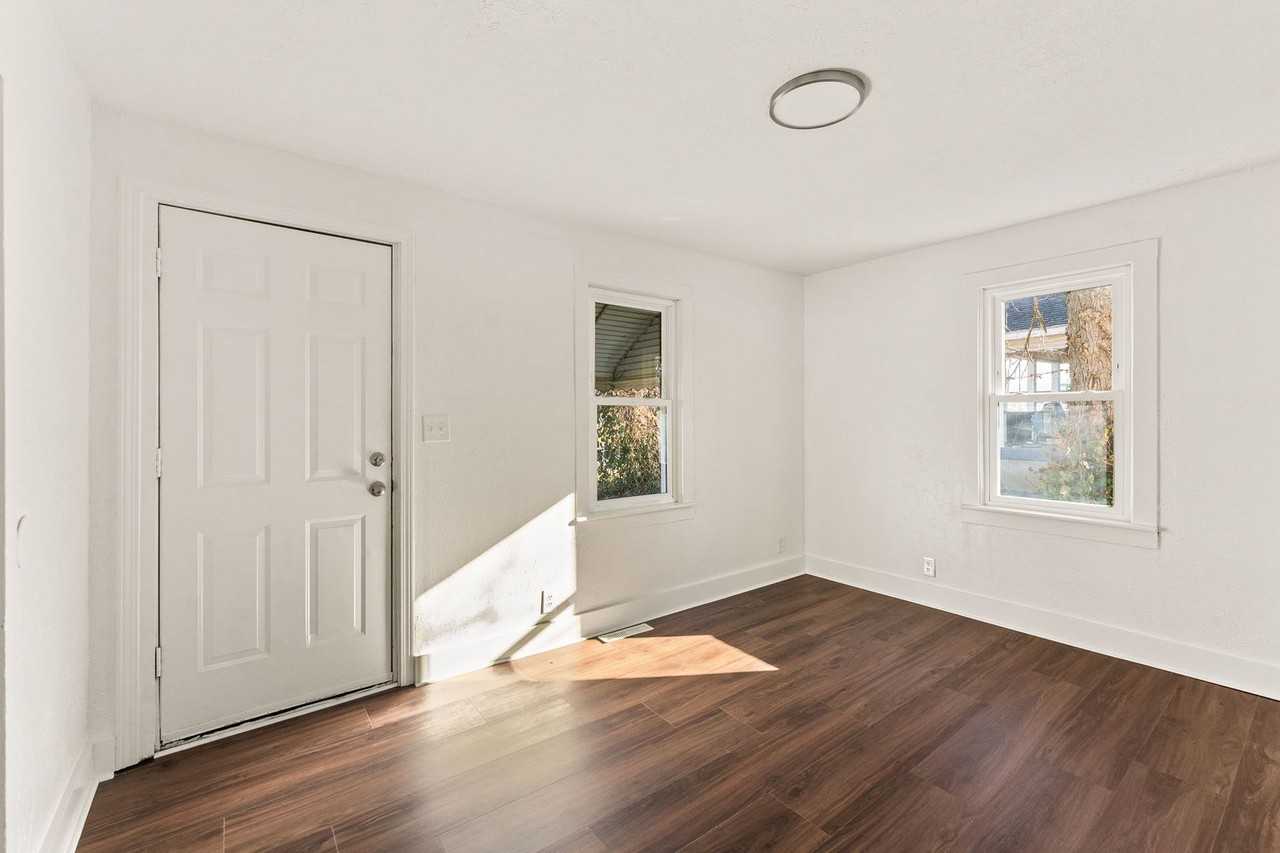 1311 N Fremont Ave - Photo 6 of 18