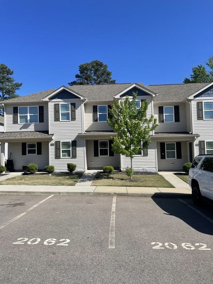 2062 Wiggins Village Dr - Photo 2 of 19