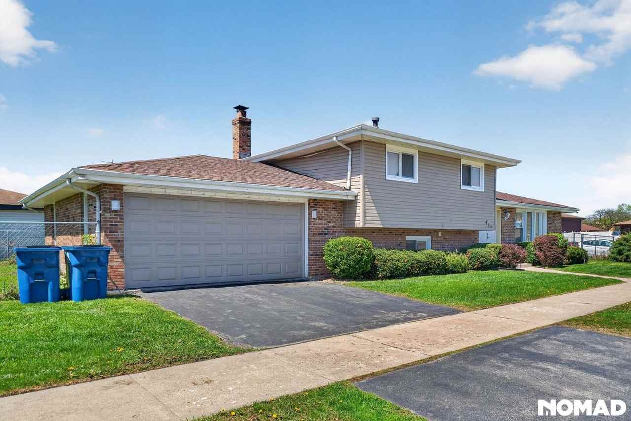 479 164th St - Photo 2 of 19