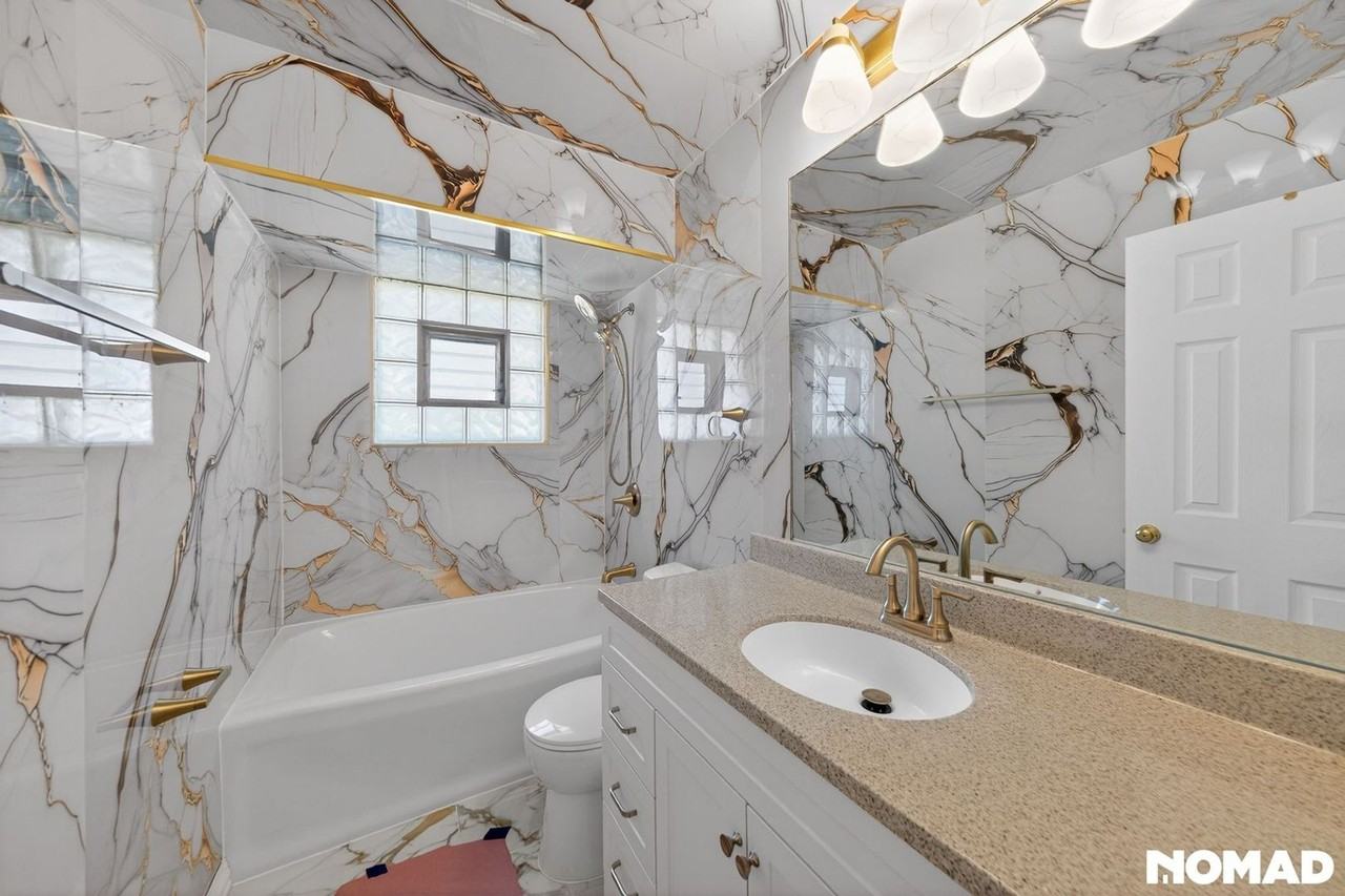 479 164th St - Photo 3 of 19