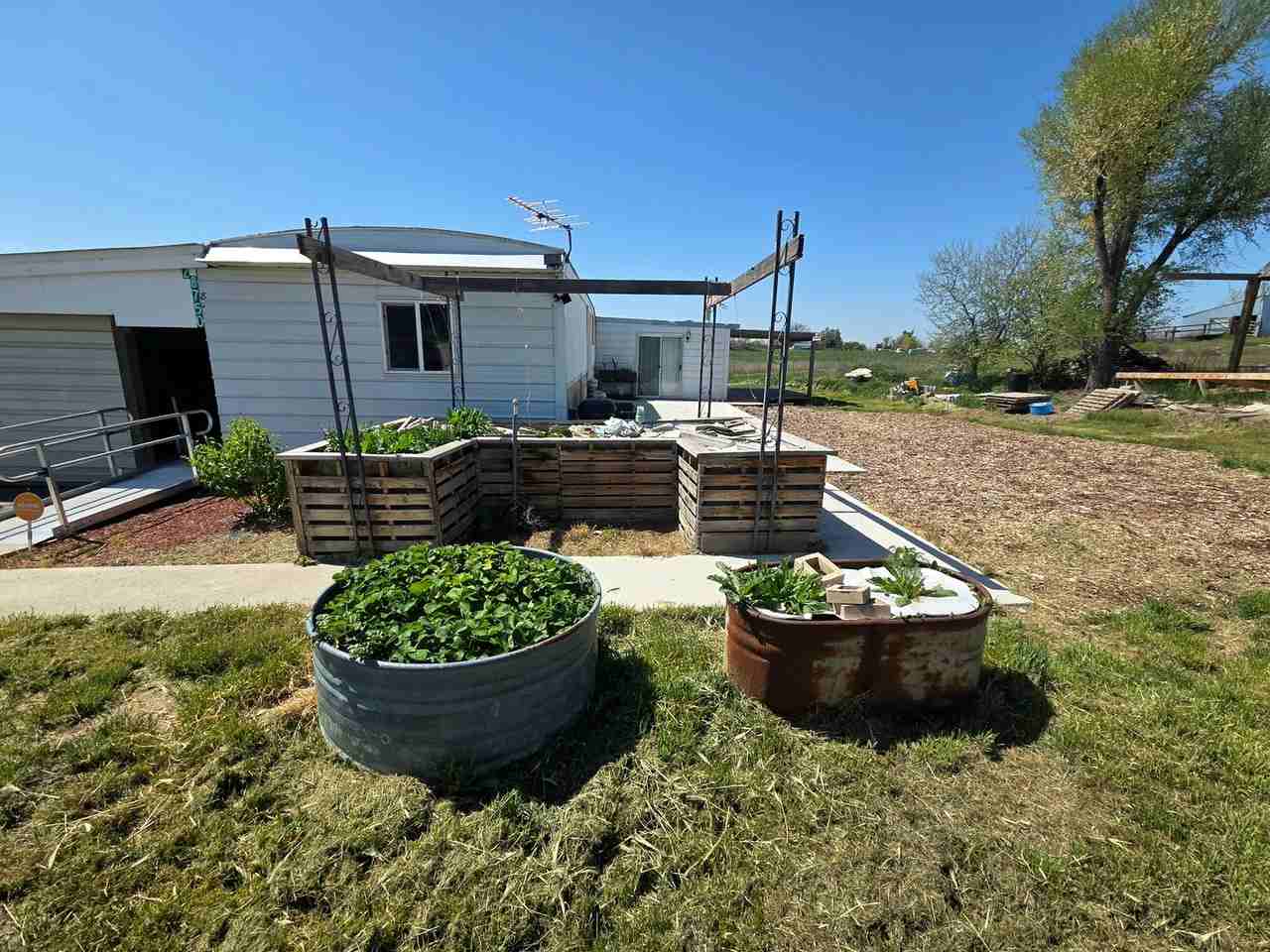 28750 Rocky Rd - Photo 3 of 20