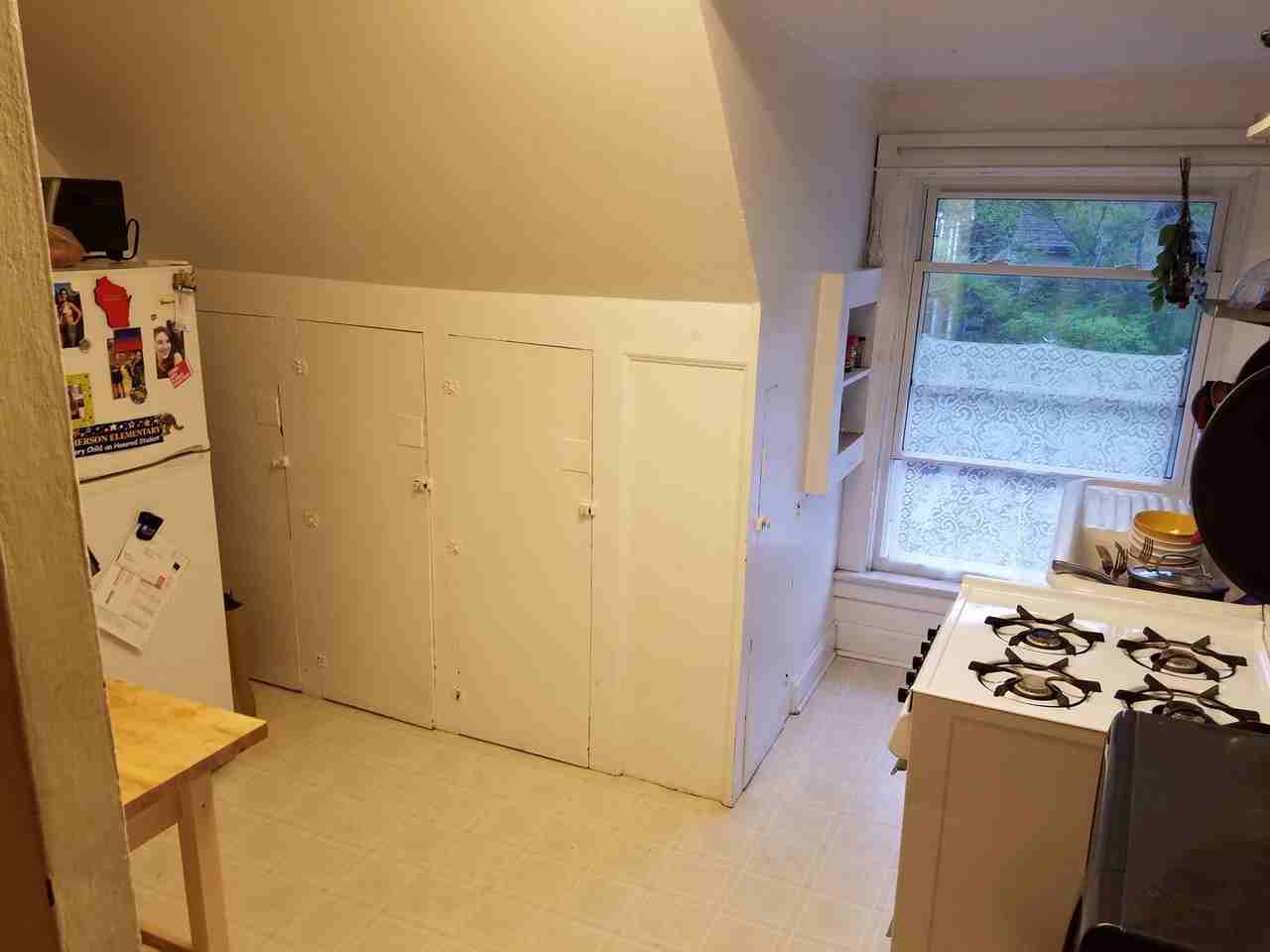 1259 Spaight St - Photo 4 of 12