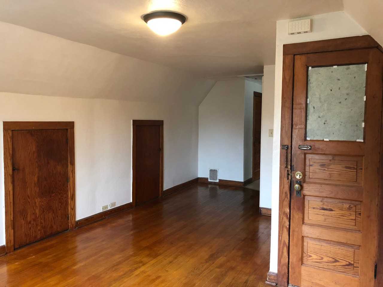 1259 Spaight St - Photo 7 of 12